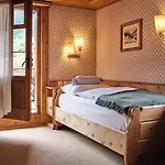 Hotel Chesa Grischuna