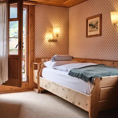 Hotel Hotel Chesa Grischuna 4*