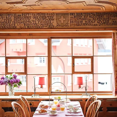 Hotel Chesa Grischuna 4*