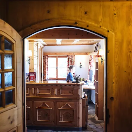 Hotel Chesa Grischuna 4* Klosters