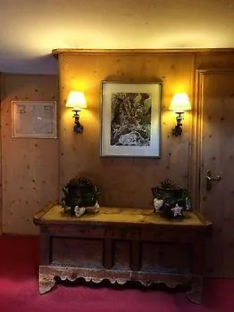 Hotel Hotel Chesa Grischuna 4*