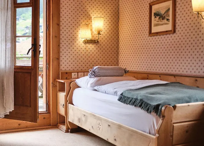 Hotel Chesa Grischuna 4*