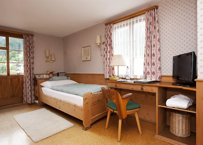 Hotel Chesa Grischuna 4*