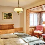 Hotel Hotel Chesa Grischuna 4*