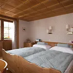 Hotel Chesa Grischuna Hotel 4*