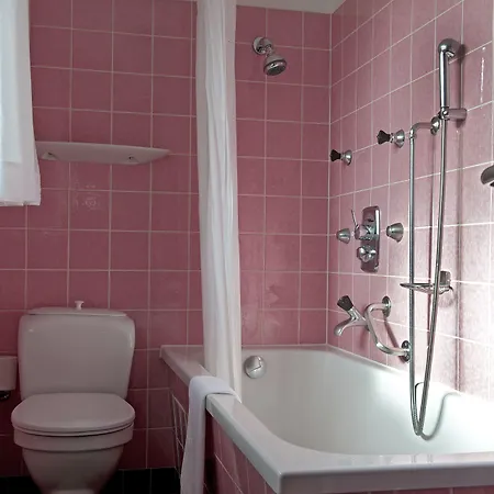 ホテル Chesa Grischuna