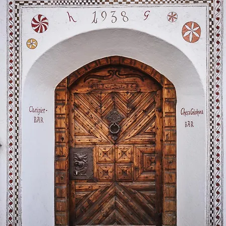 Chesa Grischuna ホテル 4*