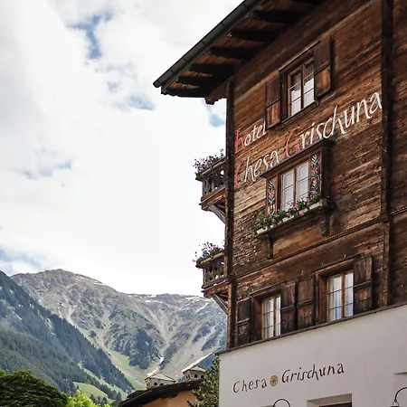 Chesa Grischuna ホテル クロスタース