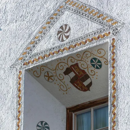 Отель Chesa Grischuna