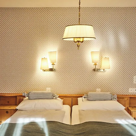 Chesa Grischuna 4* Клостерс